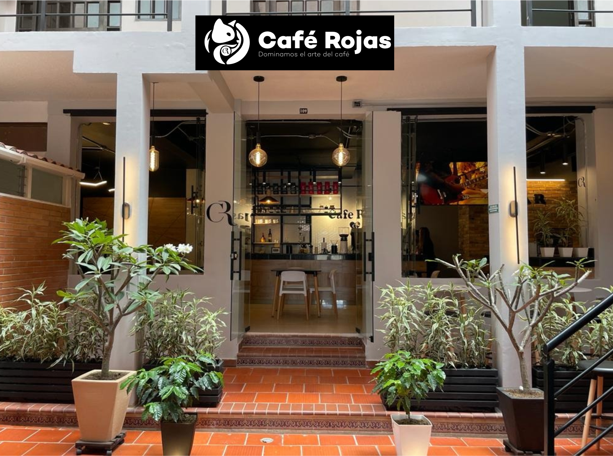 CAFE ROJAS + BAR