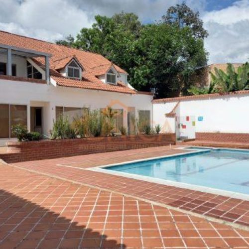SE VENDE HERMOSA CASA EN CONJUNTO CERRADO FUSAGASUGÁ.