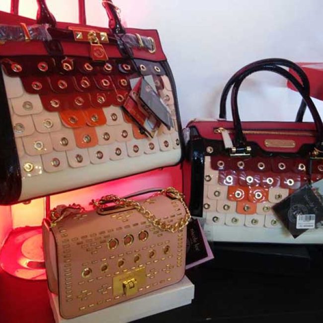 ZAPATOS Y BOLSOS LAURA´S