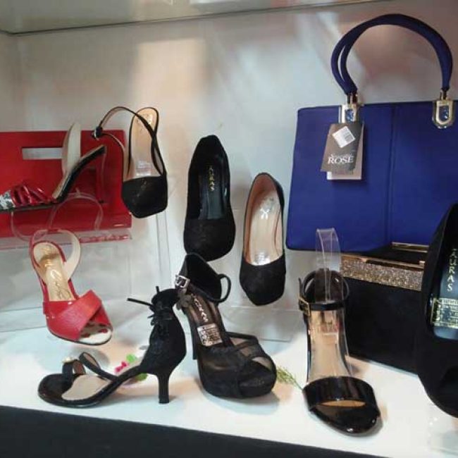 ZAPATOS Y BOLSOS LAURA´S