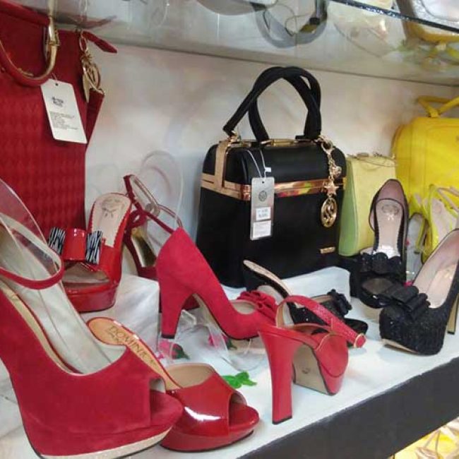 ZAPATOS Y BOLSOS LAURA´S