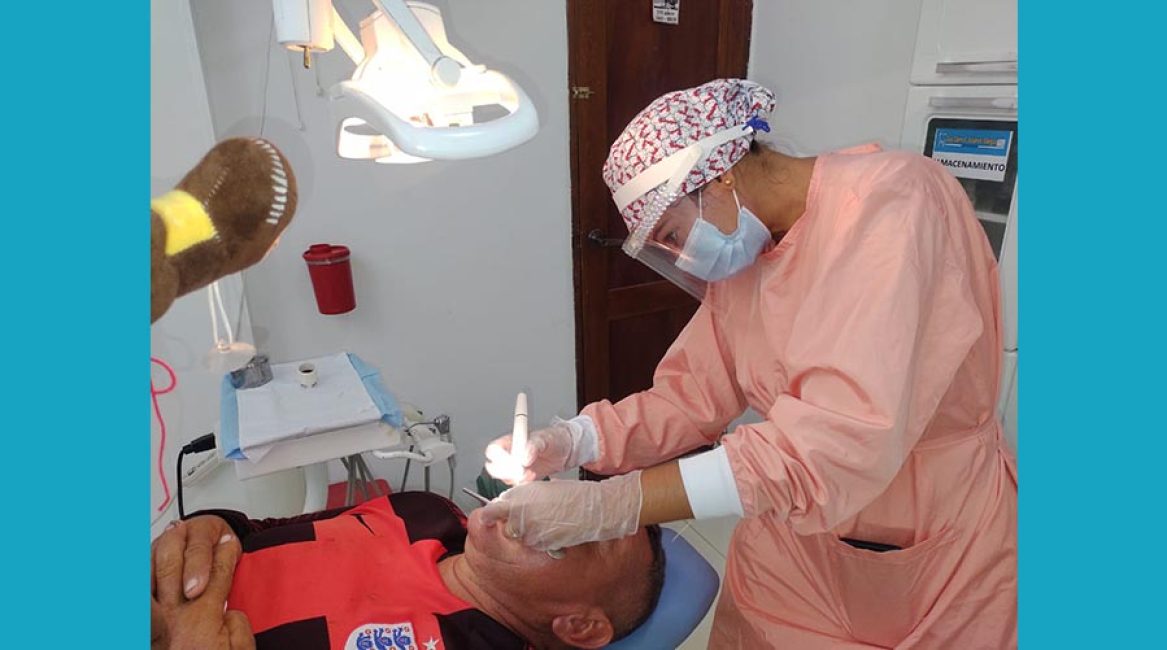 Dra. Gloria Echavez Villegas Odontolgía