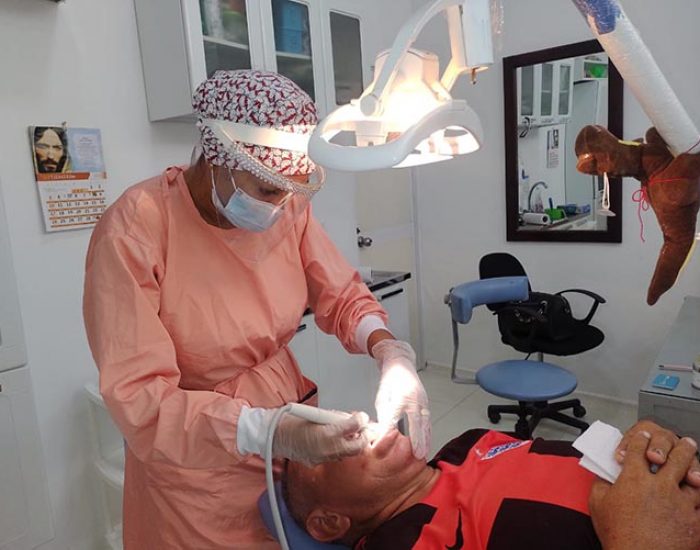 Dra. Gloria Echavez Villegas Odontolgía