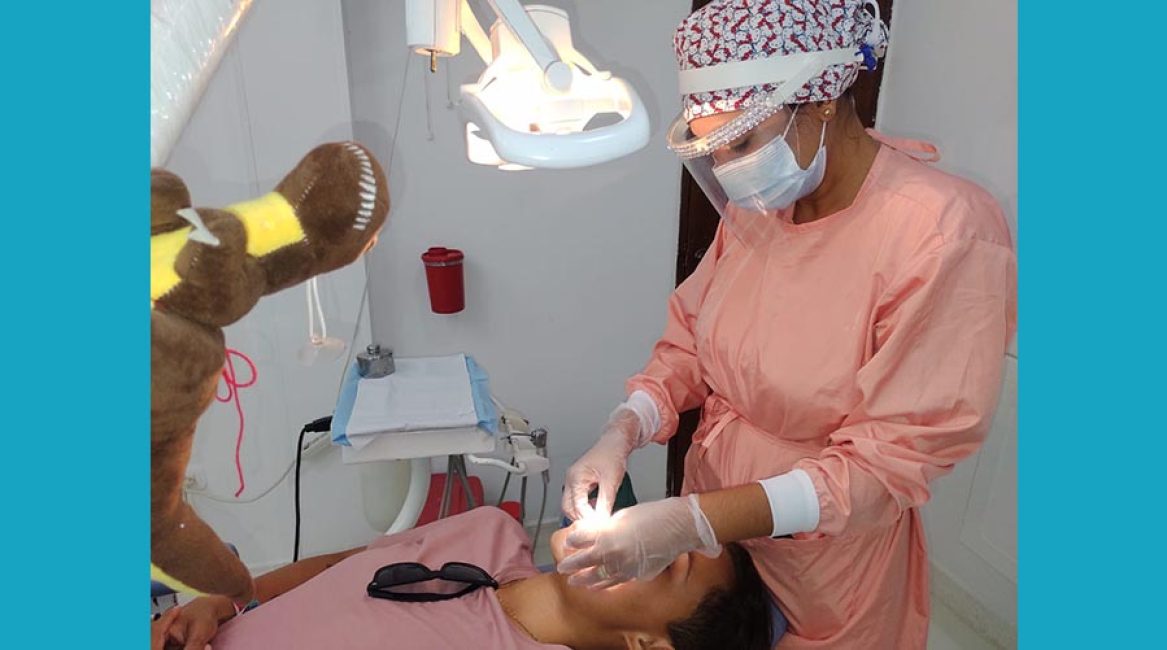 Dra. Gloria Echavez Villegas Odontolgía