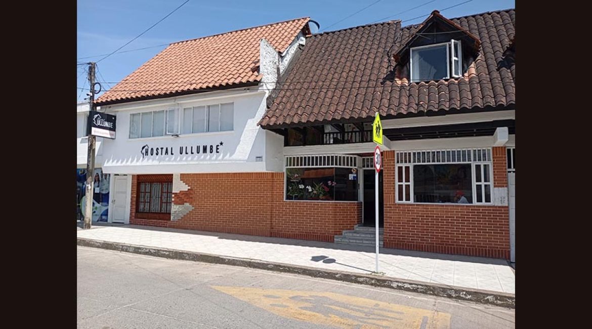 Hotel Hostal Ullumbe