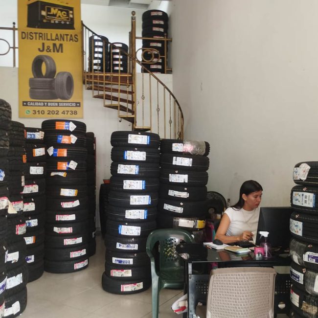 DISTRILLANTAS J&M