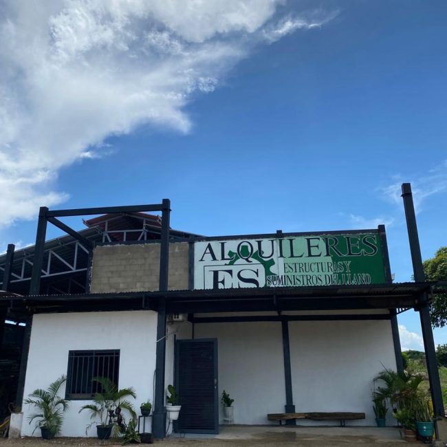 ESTRUCTURAS Y SUMINISTROS DEL LLANO