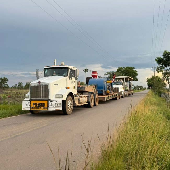 GRÚAS Y TRANSPORTES GVILLALOT SAS