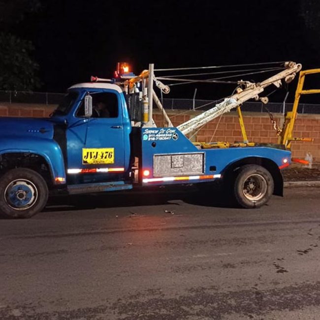 SERVICIO DE GRÚA EN PLANCHÓN CAMABAJA Y GANCHO