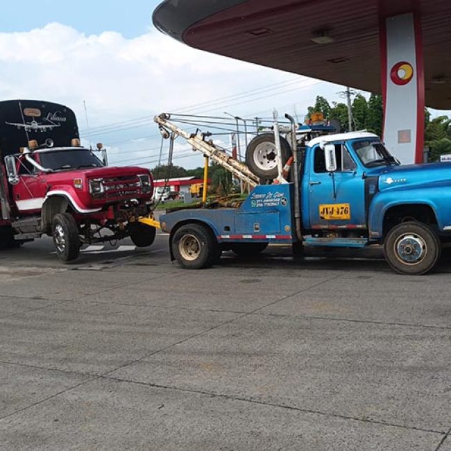 SERVICIO DE GRÚA EN PLANCHÓN CAMABAJA Y GANCHO