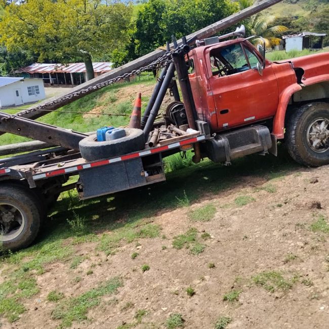 SERVICIO DE GRÚA EN PLANCHÓN CAMABAJA Y GANCHO