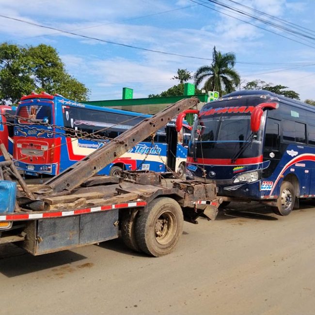 SERVICIO DE GRÚA EN PLANCHÓN CAMABAJA Y GANCHO
