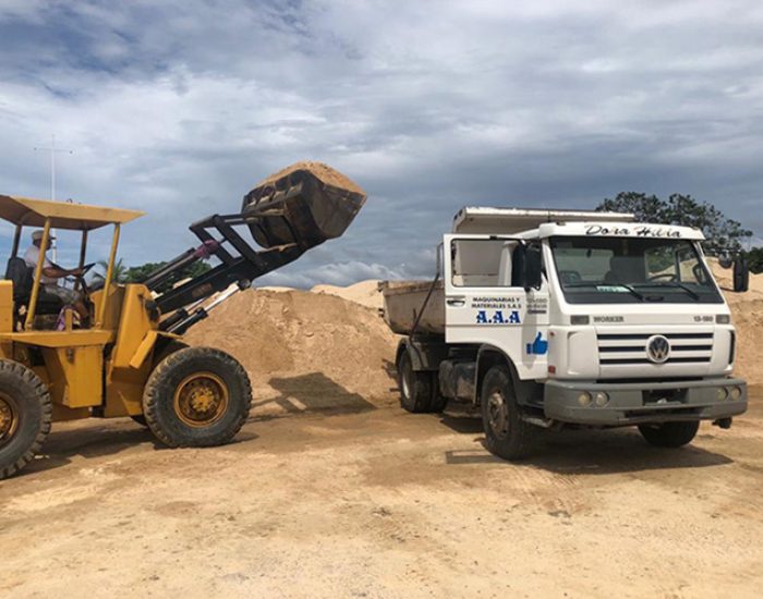 AAA MAQUINARIA & MATERIALES SAS
