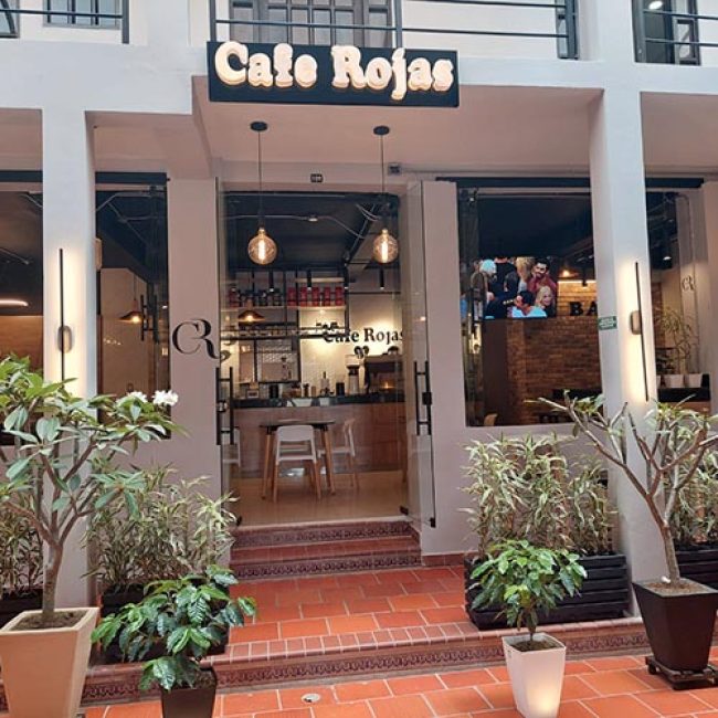 CAFE ROJAS + BAR