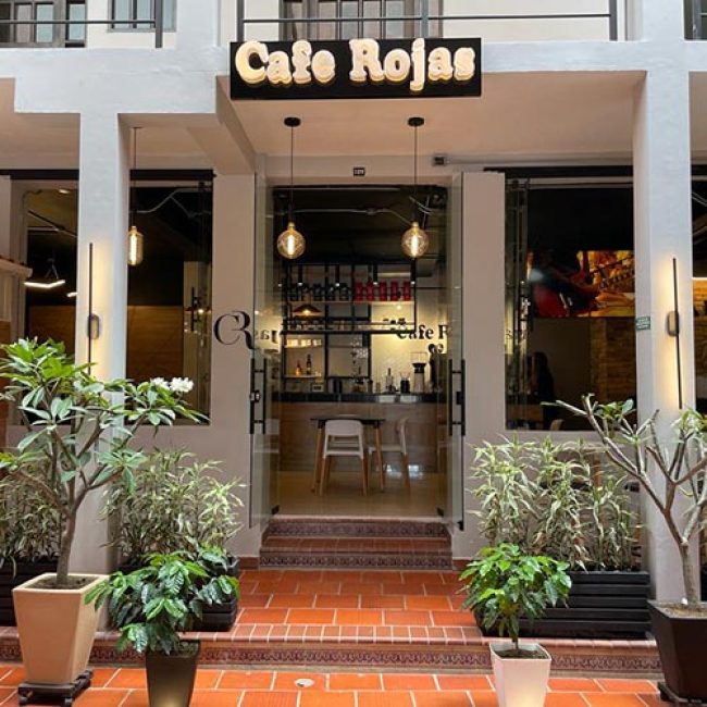 CAFE ROJAS + BAR