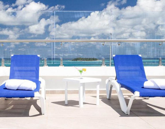 HOTEL AZURE lofts & Pool