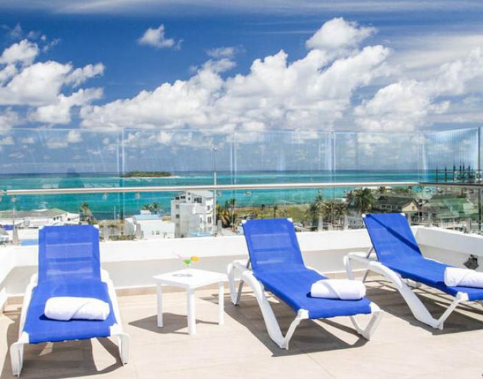 HOTEL AZURE lofts & Pool