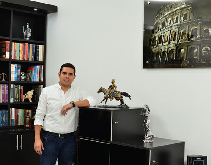MR ABOGADOS